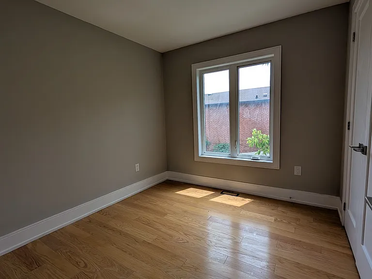2099 Dufferin St #2 — Photo 22