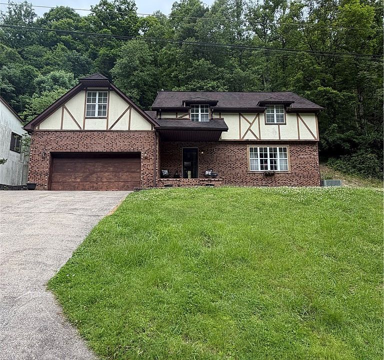 1st image of 556 Hidden Valley Rd