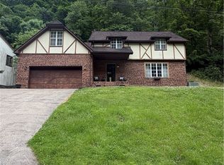 556 Hidden Valley Rd, Chapmanville, WV 25508