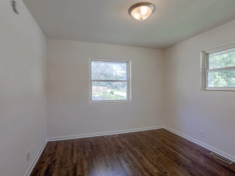 1200 N Osage St — Photo 8