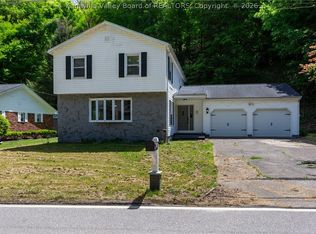 726 E Donnally Rd, Charleston, WV 25304