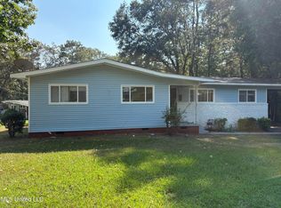 537 Meadowview Dr, Jackson, MS 39206