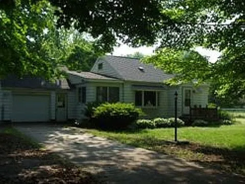 4072 Parker Rd photo 1