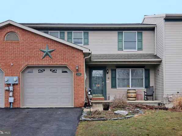 226 Acorn Cir, Lebanon, PA 17042