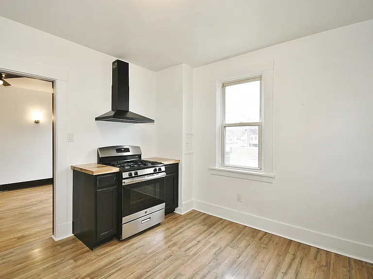 2015-2017 West St #3 — Photo 16