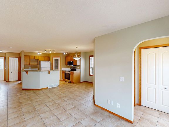 3rd image of 937 Arbour Lake Rd NW