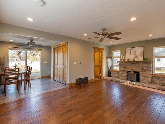 5th image of 613 1st St