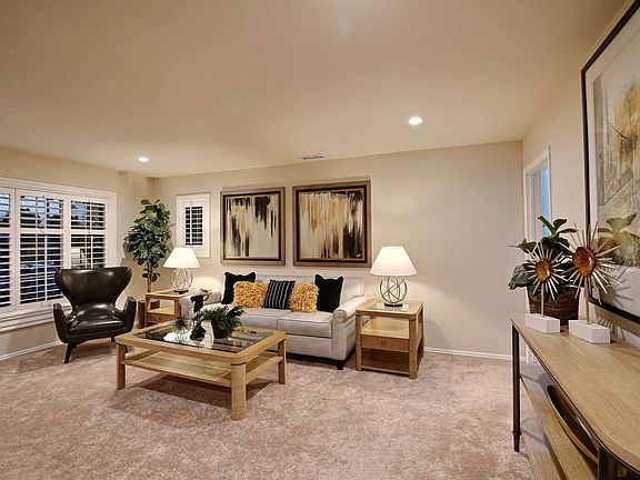 4th image of 202 N Mardina St