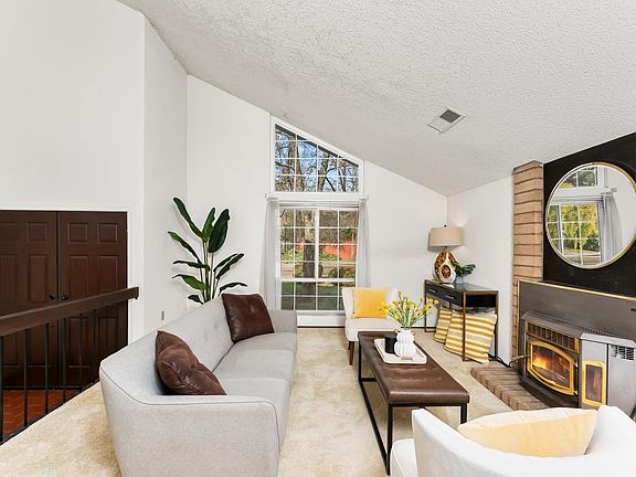 4th image of 3126 Oxford Rd