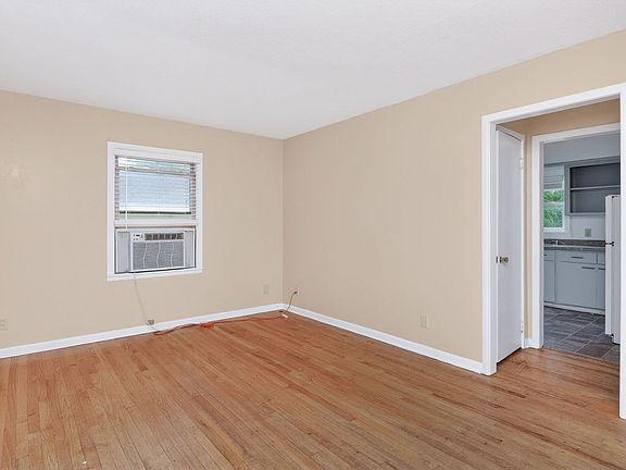 4th image of 7N092 Smith St