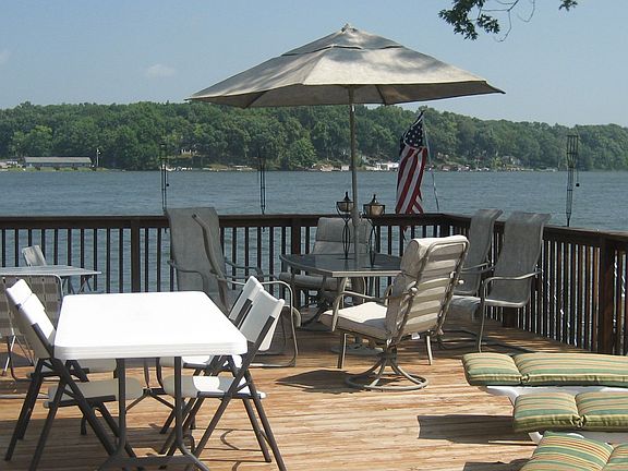 Boathouse Deck
