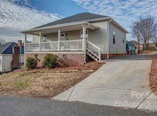 13 1st St, Cramerton, NC 28032