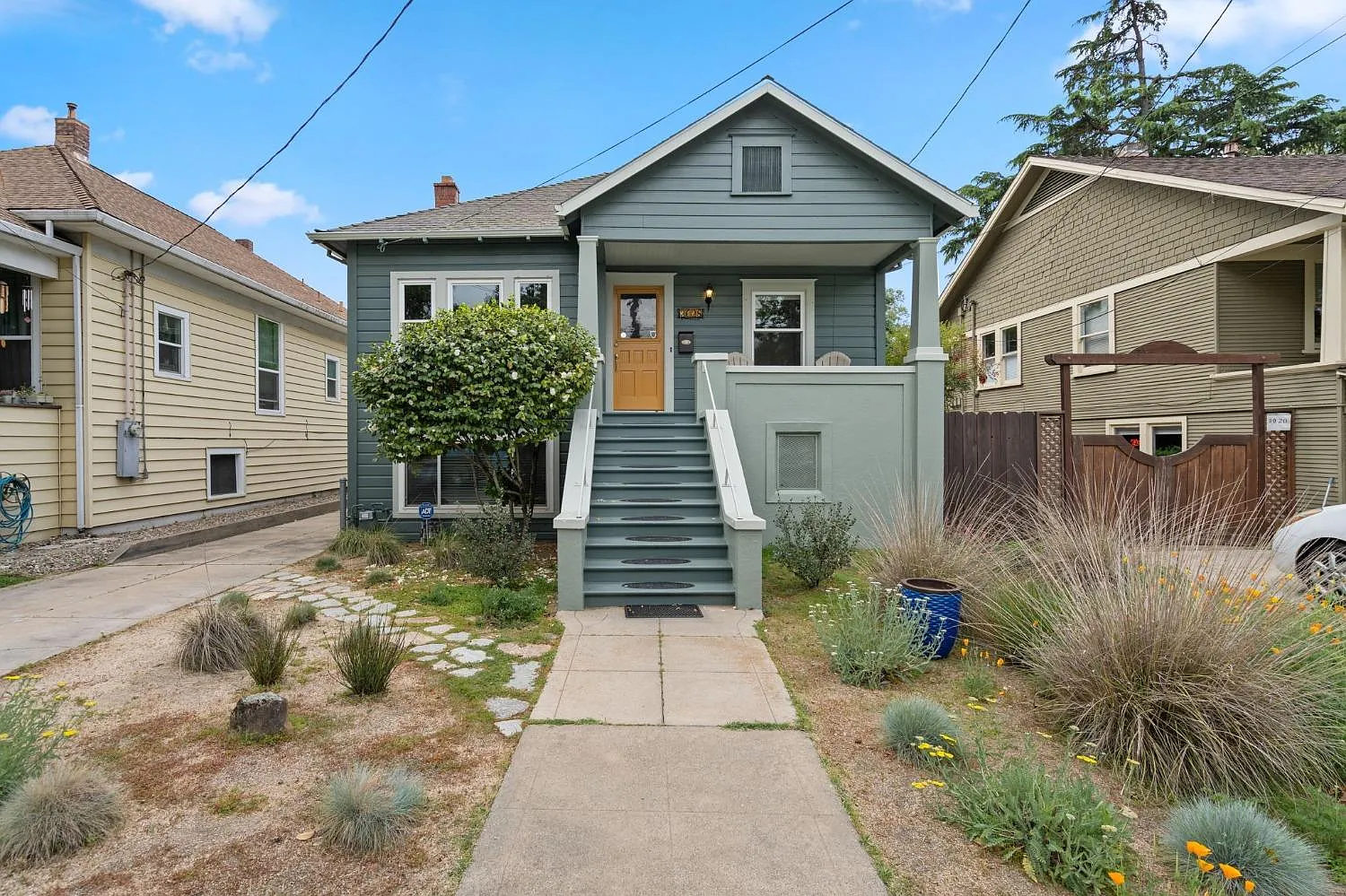 3028 9th Ave photo 1