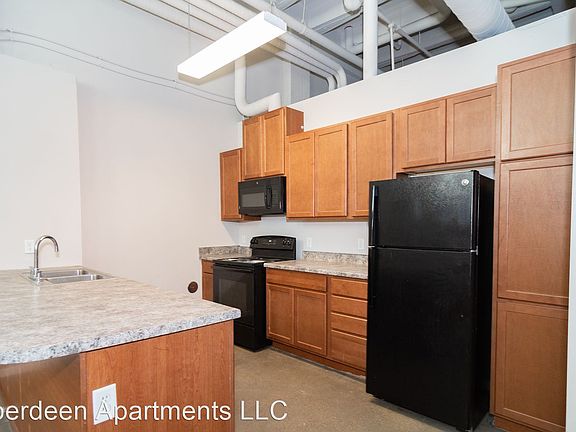 2nd image of 1121 Jackson St #213