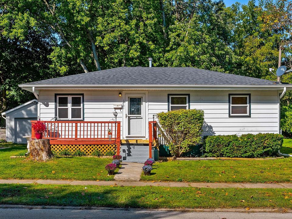 1101 S Clayton St, Bloomington, IL 61701 | Zillow