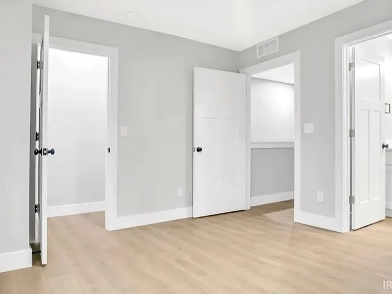111 S Jefferson St — Photo 13