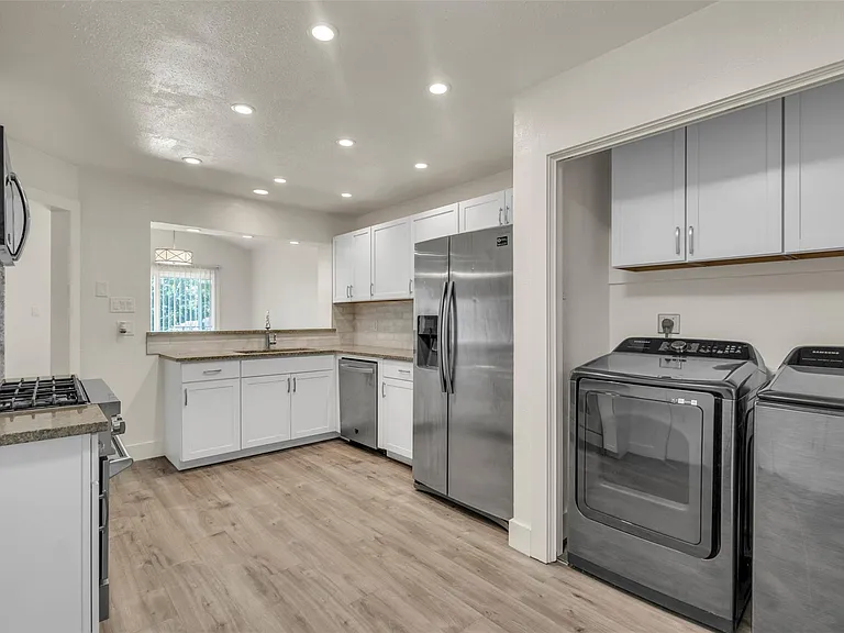 12312 Yarmont Way — Photo 8