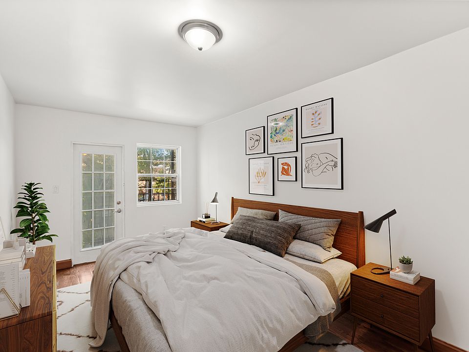 2nd image of 658 Maple St #2