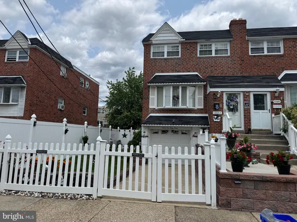 12663 Biscayne Dr, Philadelphia, PA 19154
