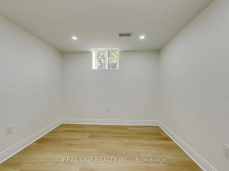 655 Paragon Pl E #BASEMENT — Photo 13