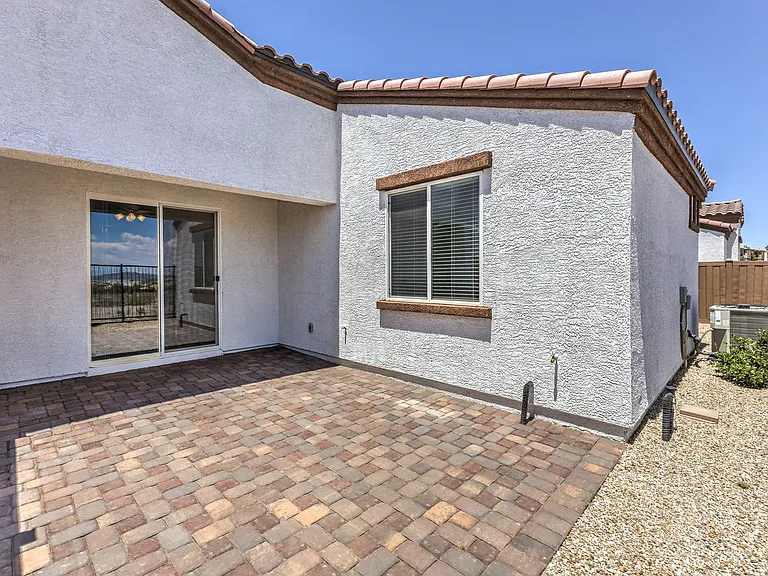1535 Franklin Ln — Photo 23
