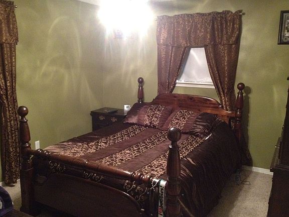 Master w room for lg bed