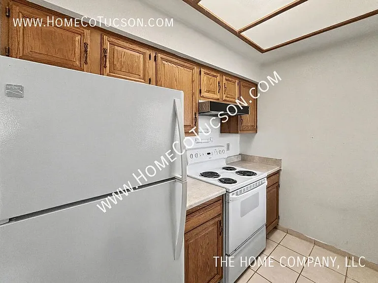 5750 N Camino Esplendora #109 — Photo 7
