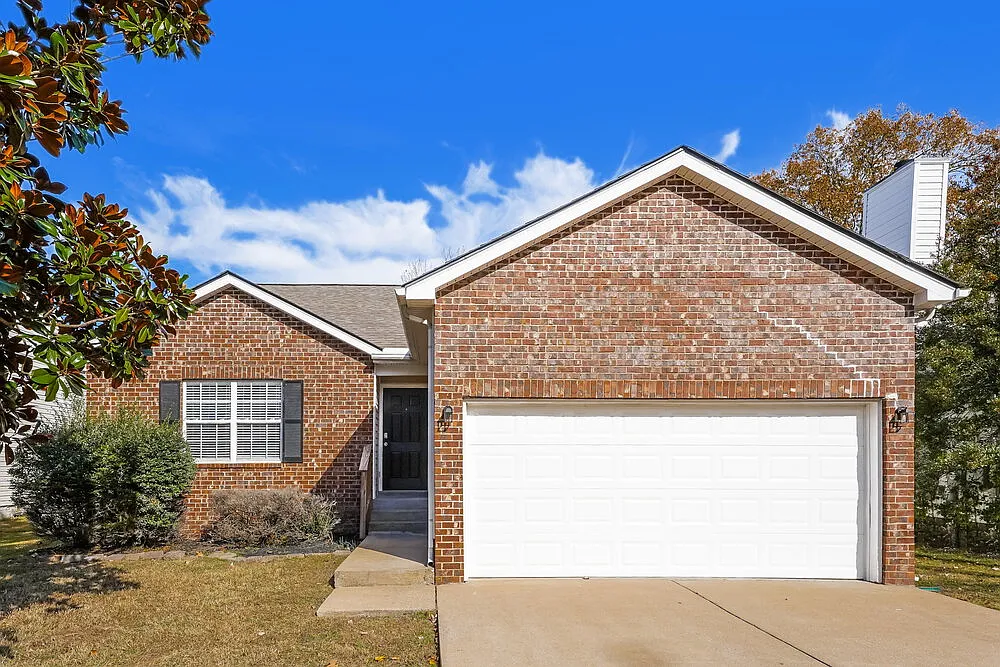 3 bed, 2.0 bath, 1301 sqft, $3,170 — Photo 1