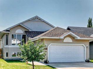 107 E Landry Bnd, Red Deer, AB T4R 0H3