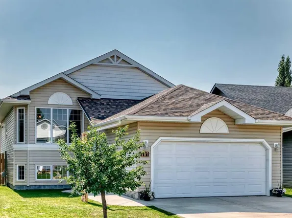 107 E Landry Bnd, Red Deer, AB T4R 0H3