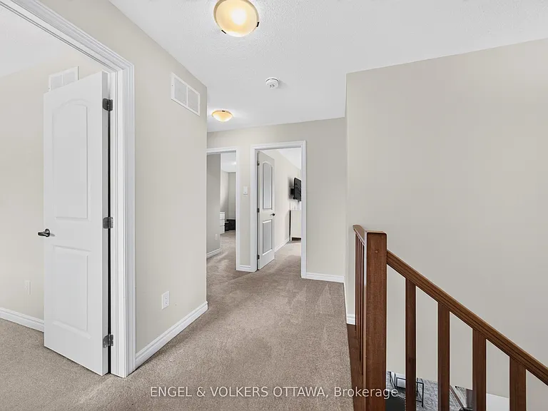 33 Focality Cres — Photo 19