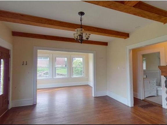 4th image of 402 Cedar Ave