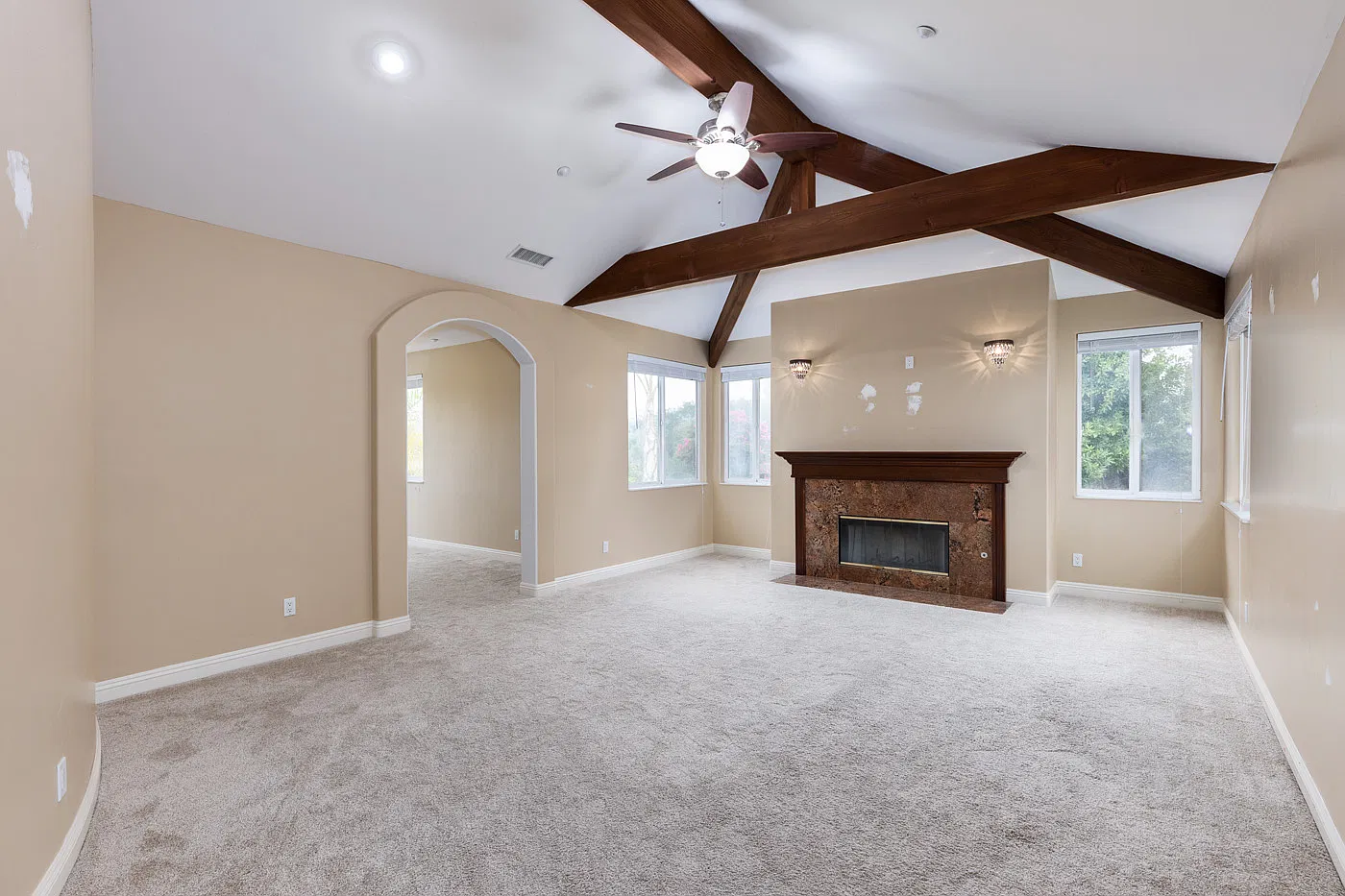 6 bed, 6762 sqft, $8,700 — Photo 4