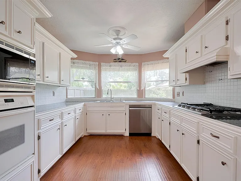 1103 Cheyenne Meadows Dr — Photo 16