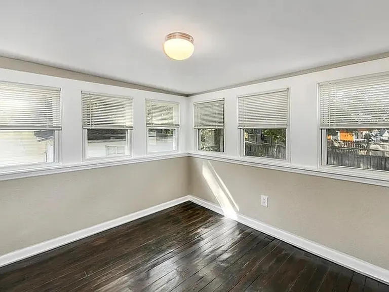 1126 Fremont Ave — Photo 3