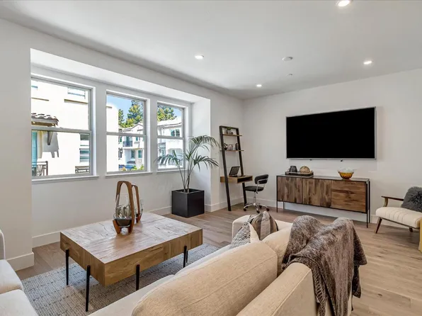 1204 San Ramon Ave, Mountainview, CA 94043