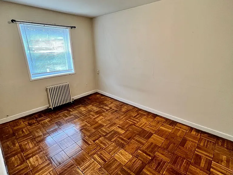 2623 Kensington Ave — Photo 8