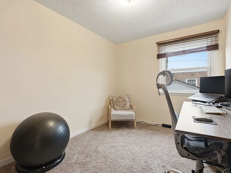 3839 Janice St — Photo 10