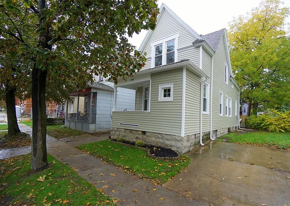 1st image of 398 Hoyt St