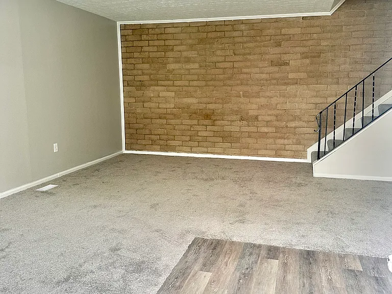351 Chadwick Pl — Photo 3