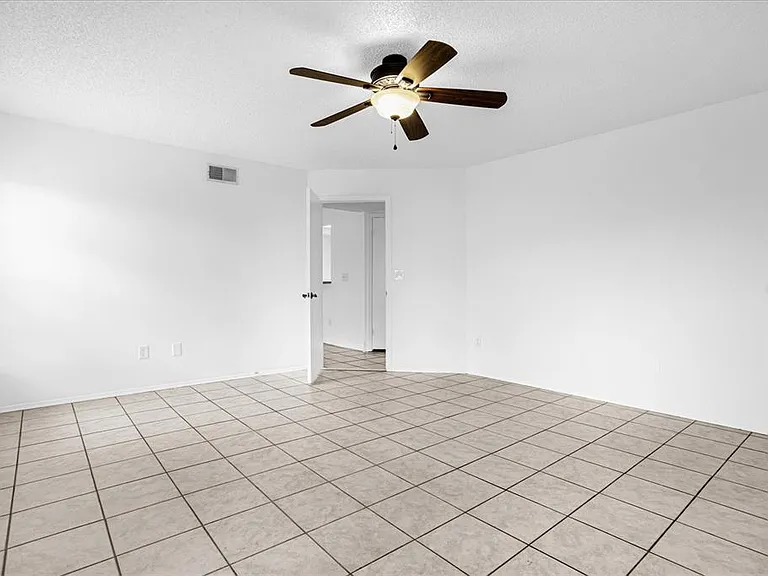 601 Tomlinson Ter — Photo 15