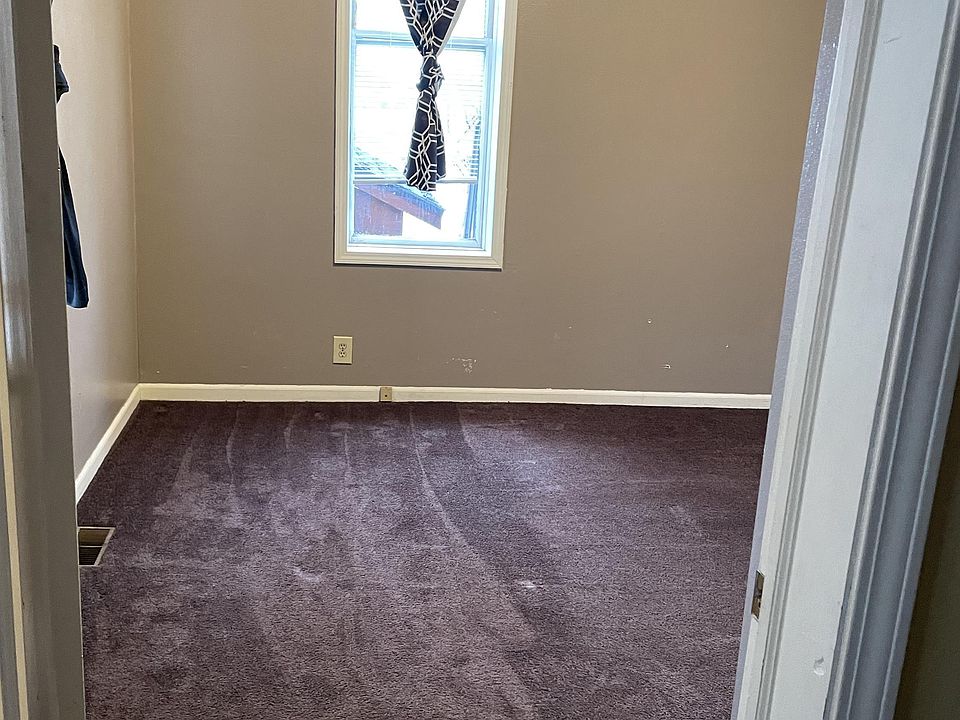 1st image of 209 E Graham St #3