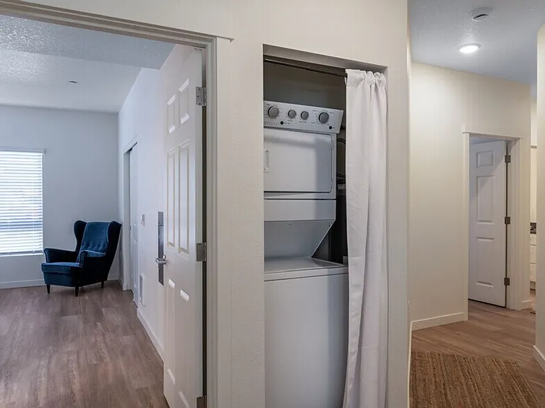 22025 NE HALSEY ST. — Photo 36