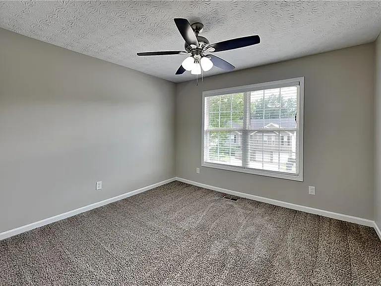 658 Castlebrooke Way — Photo 16
