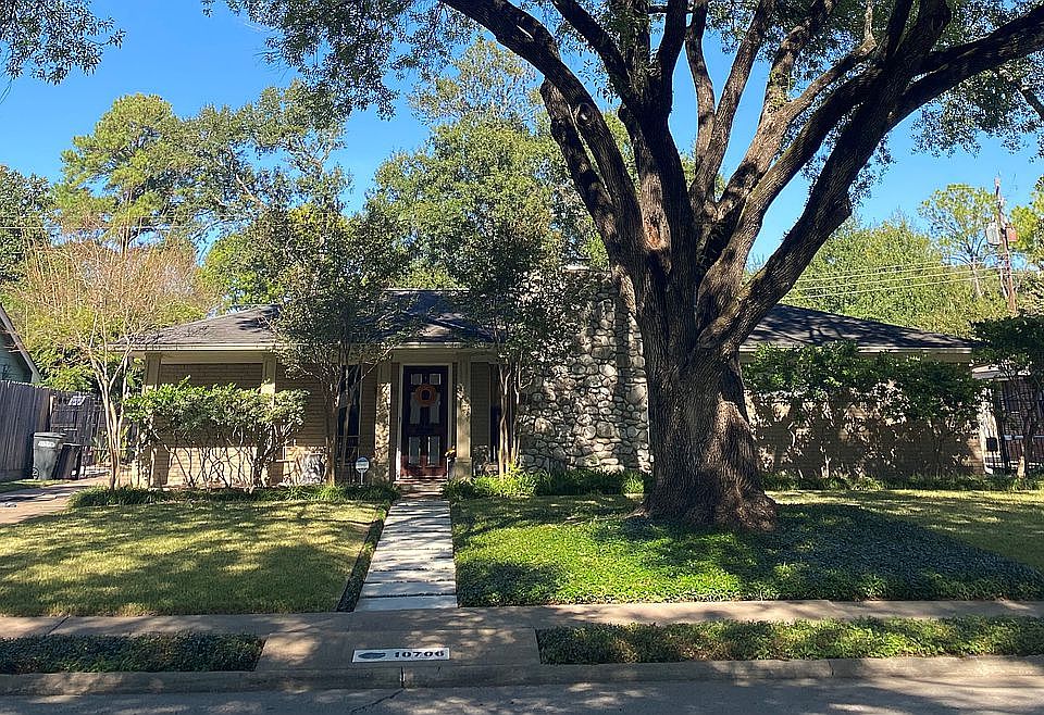 2nd image of 10706 Wickersham Ln