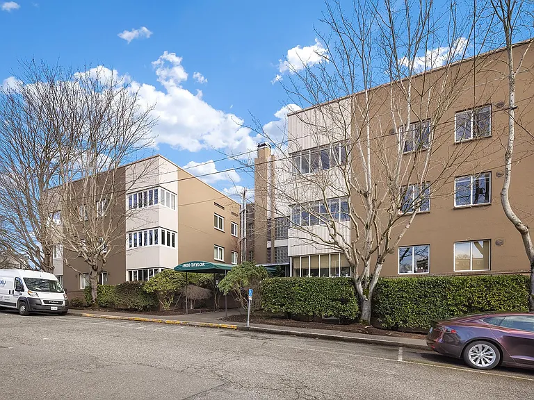 1800 Taylor Ave N #112 — Photo 16