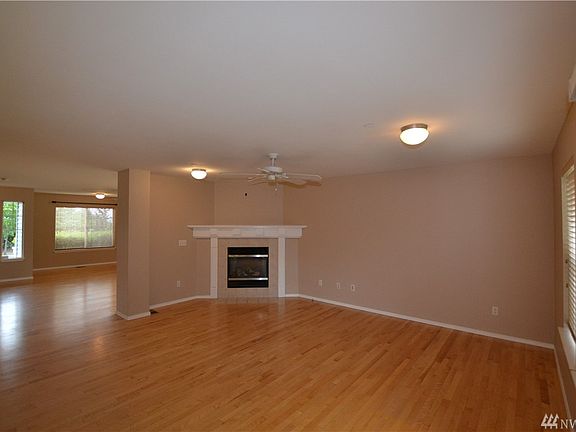 4th image of 2985 Hyland St
