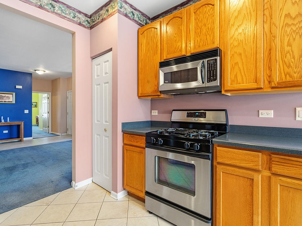 21325 Windsor Lake Ln, Crest Hill, IL 60403 | Zillow