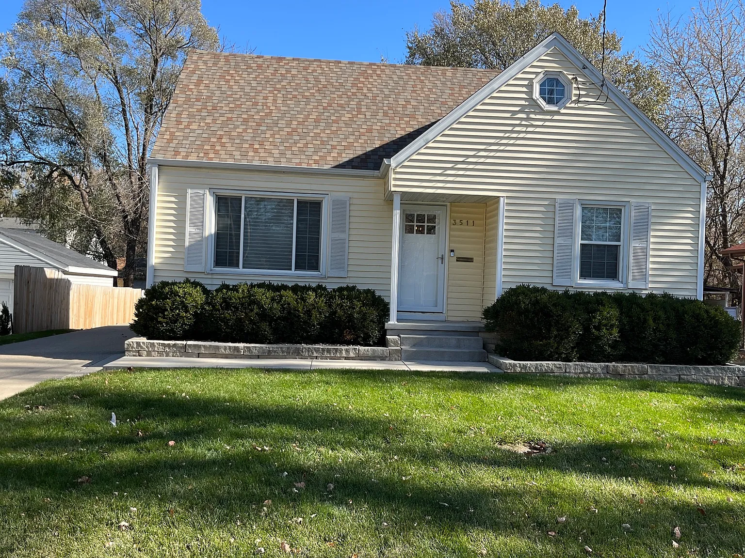 3 bed, 1199 sqft, $2,000 — Photo 1