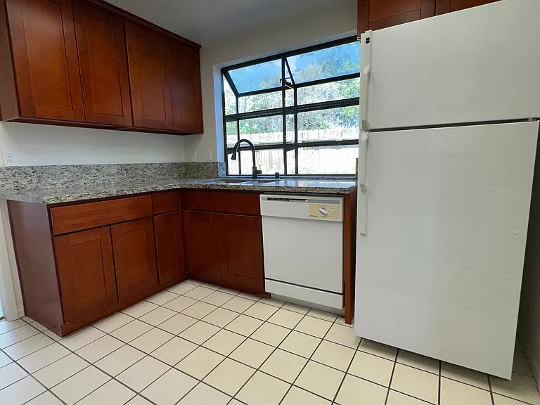 1835 Westminster Ct #1 — Photo 12